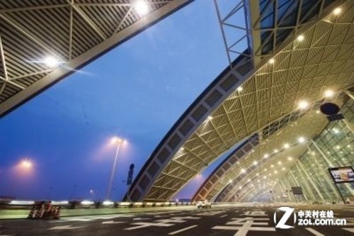 降低运营成本 LED助机场实现高效照明