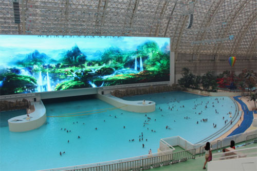 多屏云集 成都新世纪环球中心成LED显示屏秀场